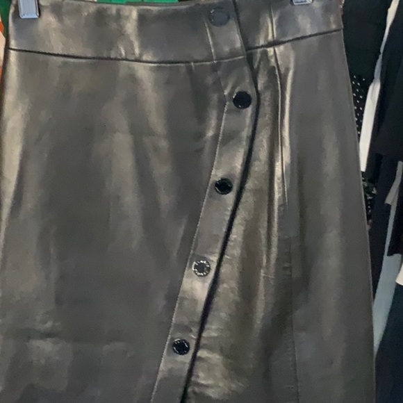 SANDRO LEATHER MIDI SKIRT IN BLACK PRELOVED - Picture 2 of 4